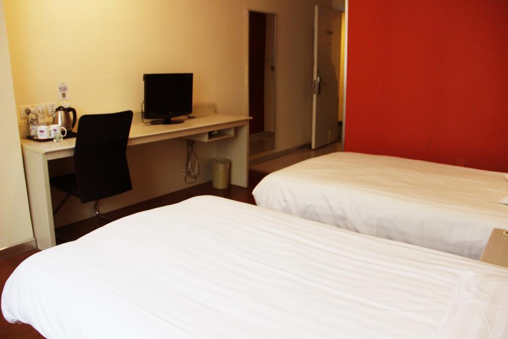 ג'ינאן Hanting Hotel Ji'Nan Jiefang Road 2Nd חדר תמונה